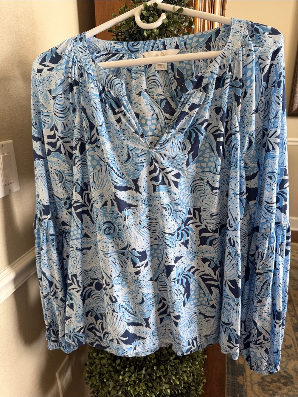 Lilly Pulitzer Navy & Light Blue Printed V-Neck Long-Sleeve Blouse